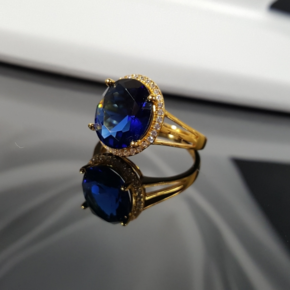 Simulated Blue Sapphire n White Diamonds - Picture 3 of 8
